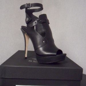 SIROCCO Platform Bootie Sandal-Brand New in Box