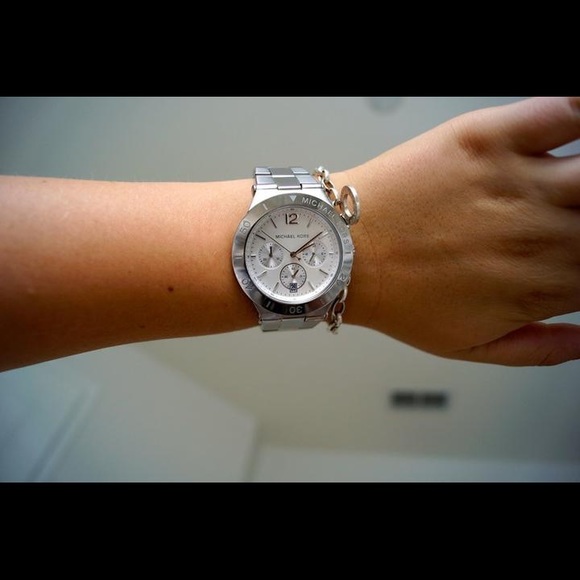 Michael Kors 5932 chronograph silver watch - Picture 2 of 6