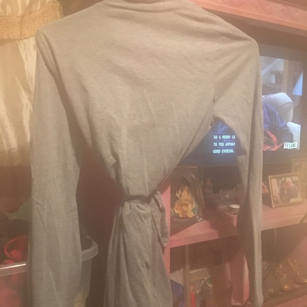 Maternity shirt. Does not. Look night maternity