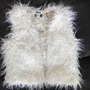 Girls faux fur vest
