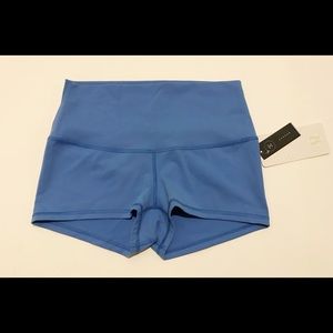 Lululemon Boogie Short Roll Down size 10 NWT