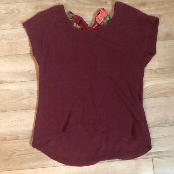 Sold LOVE J bow top - Picture 3 of 4