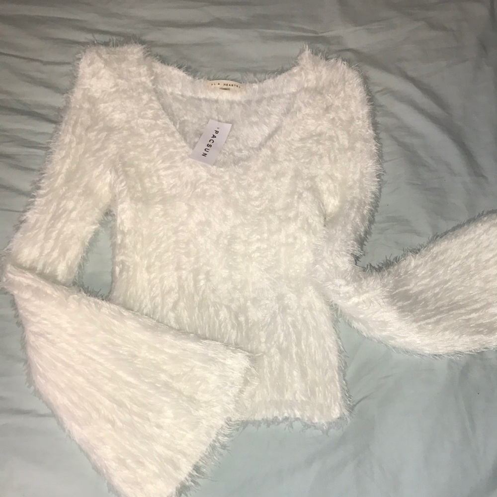 🎄 Pacsun LA hearts white sweater 🎄