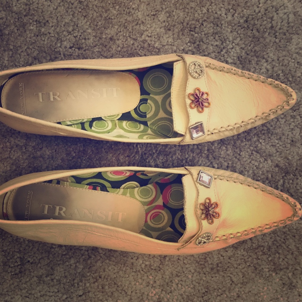 New York Transit pointed toe flats
