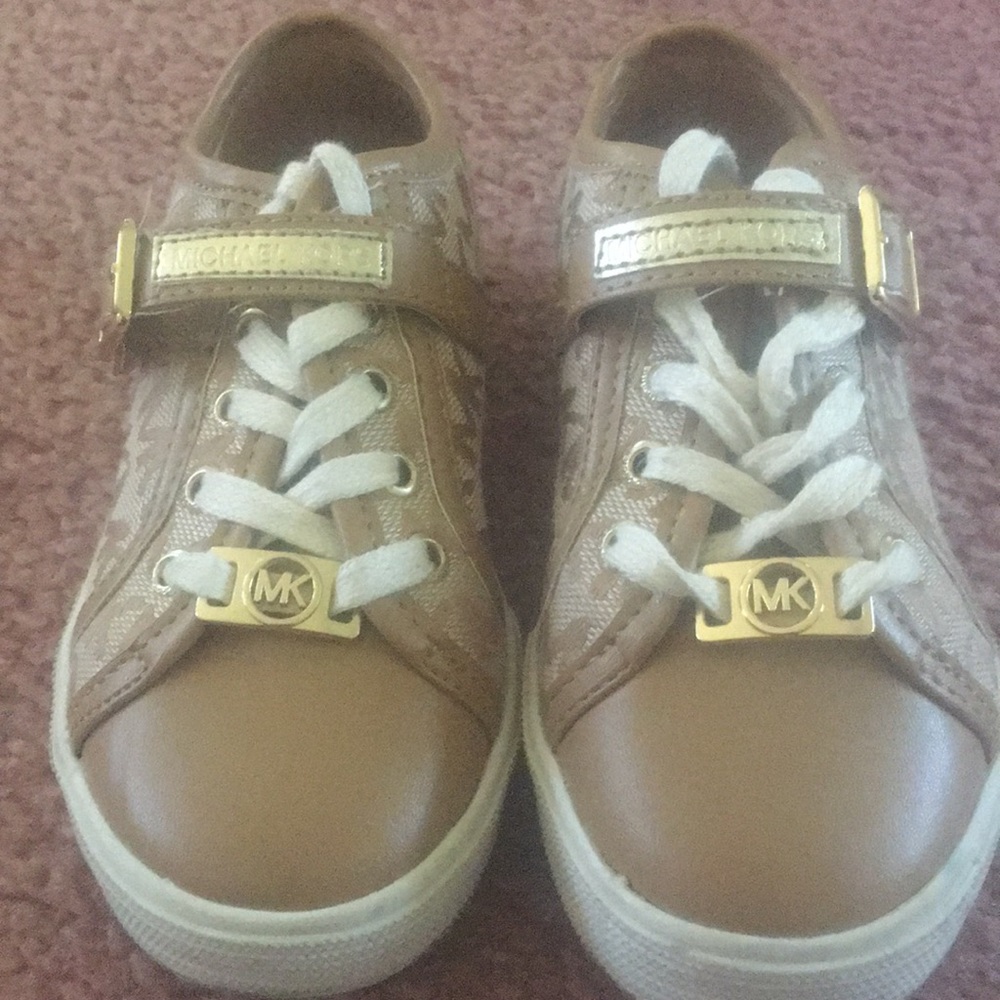 Cute Michael Kors girl tennis shoes
