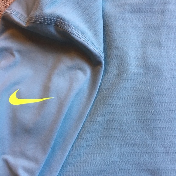 Nike Womens half zip top - Picture 4 of 5