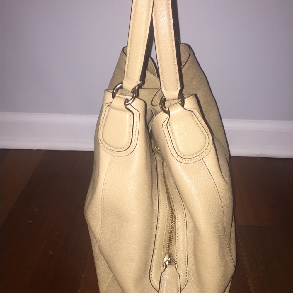 Coach Edie shoulder bag in pebbled leather - Picture 4 of 5