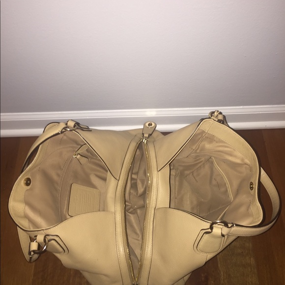 Coach Edie shoulder bag in pebbled leather - Picture 5 of 5