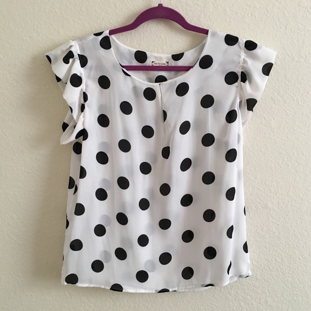 Flutter sleeve polka dots top!