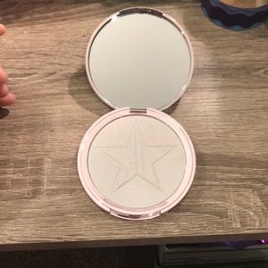 Jeffree Star highlighter “crystal ball”