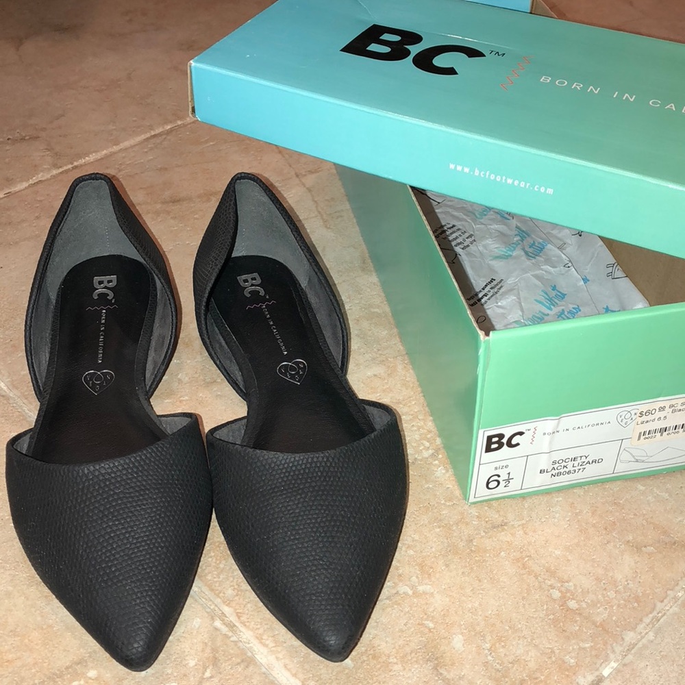 Pointy Black Flats!! 6.5 Cute and professional!