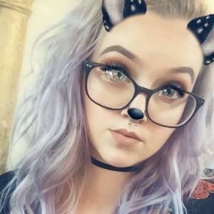 Meet your Posher, Laryssa