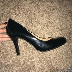 Size 10 Simple Black Heel