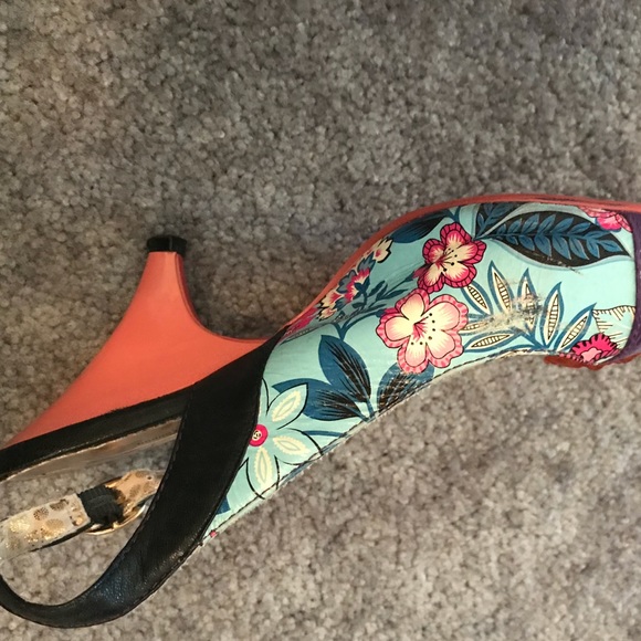 Poetic License peep toe kitten heel - Picture 3 of 6