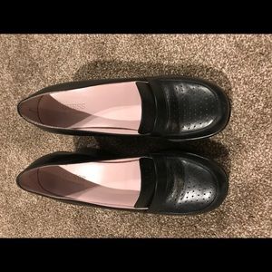 Guess black leather loafer style, wedge, platform.