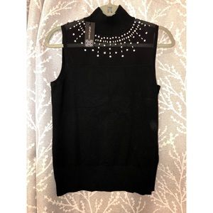 Cable & Gauge Sleeveless Blouse