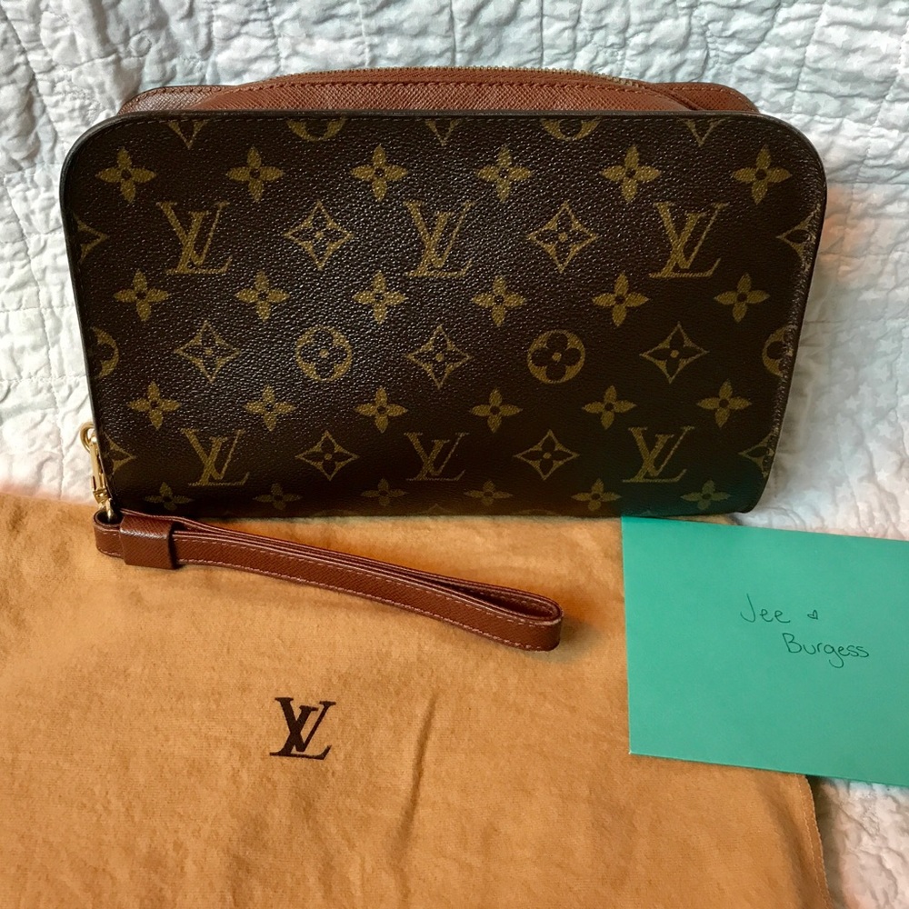 ❤️SOLD!!!❤️Authentic Louis Vuitton Orsay Clutch