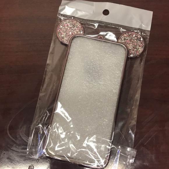 Mickey Mouse iPhone 6s case - Picture 1 of 3