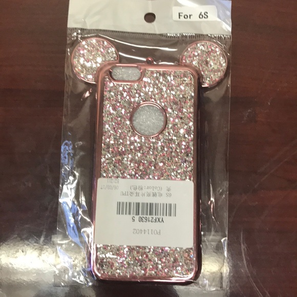 Mickey Mouse iPhone 6s case - Picture 2 of 3