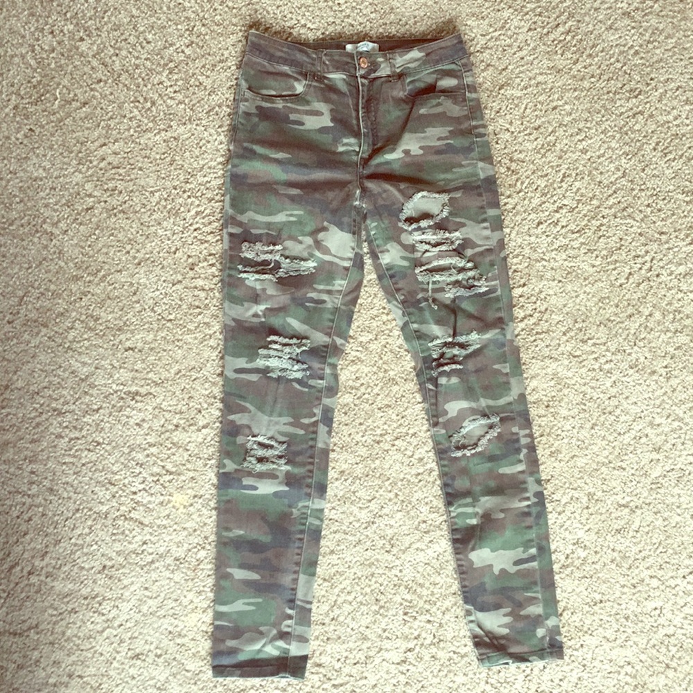 SOLD- Forever 21 Camo distressed Jeans
