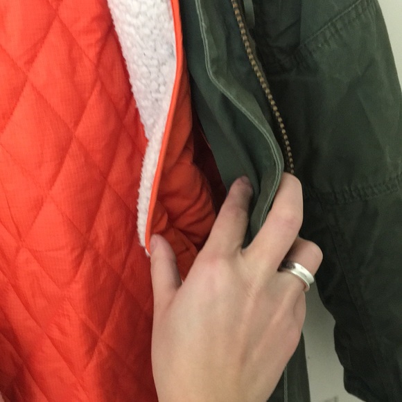 Olive parka jacket w extra lining and hooded fur - Picture 4 of 8