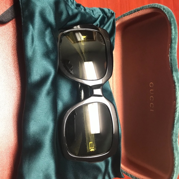 Gucci Sunglasses - Picture 3 of 6