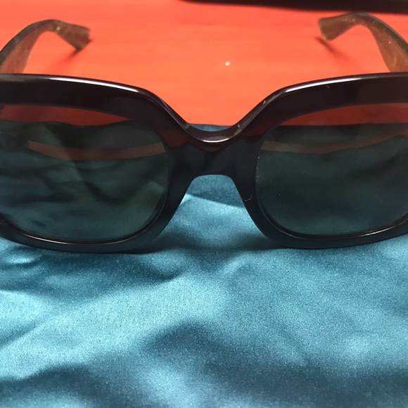 Gucci Sunglasses - Picture 6 of 6