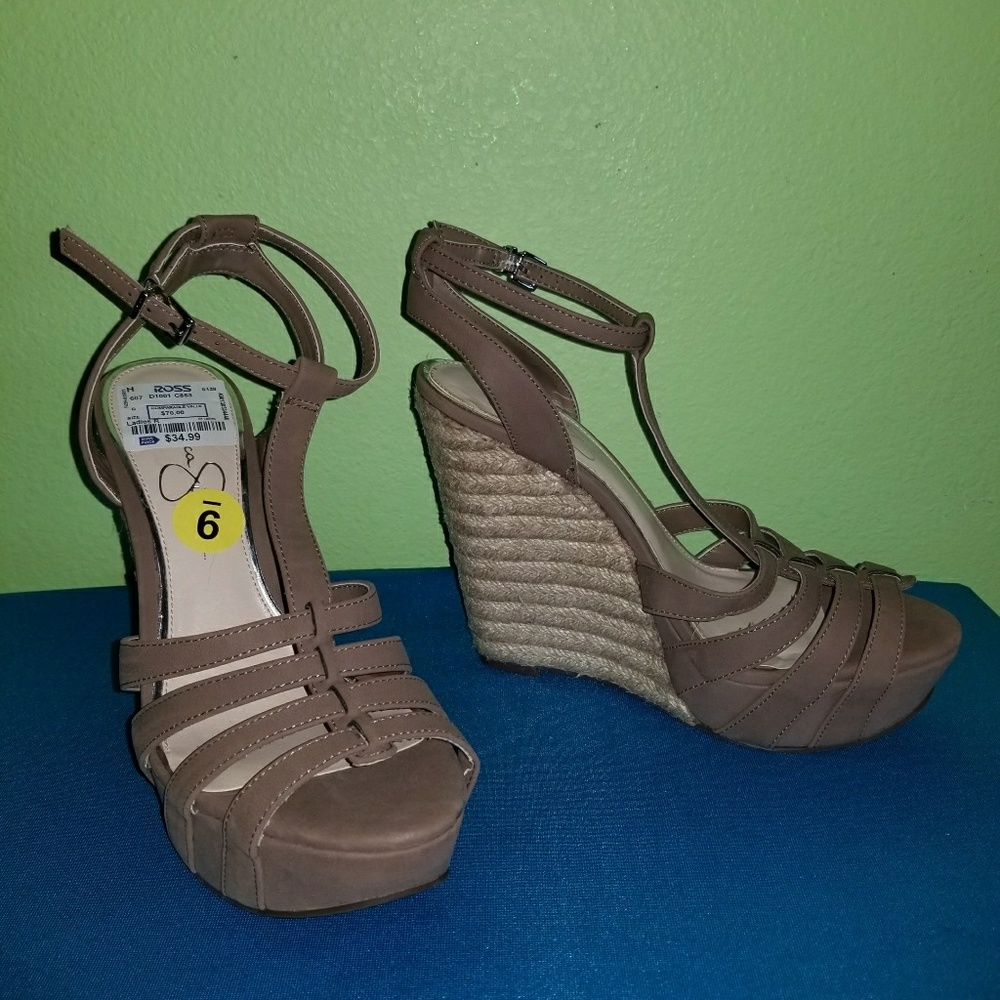 Summer wedges