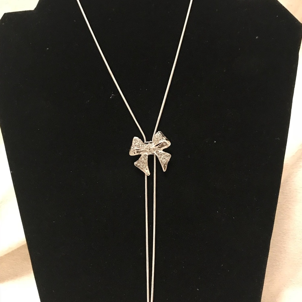 Jewelry/ necklace