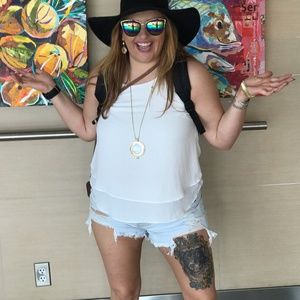 Meet your Posher, Candice