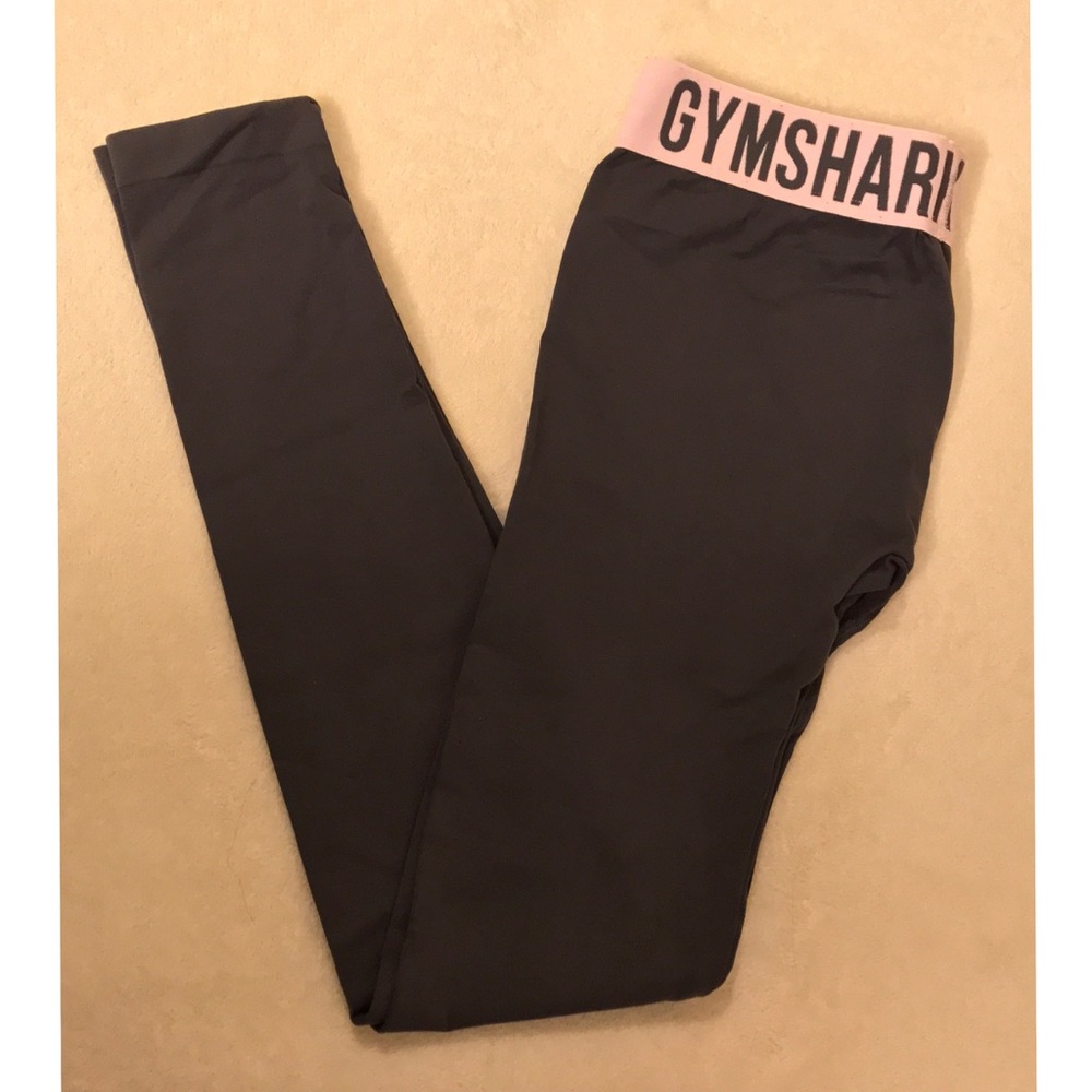 Charcoal and chalk pink Gymshark Fit leggings