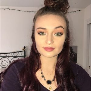 Meet your Posher, Hali