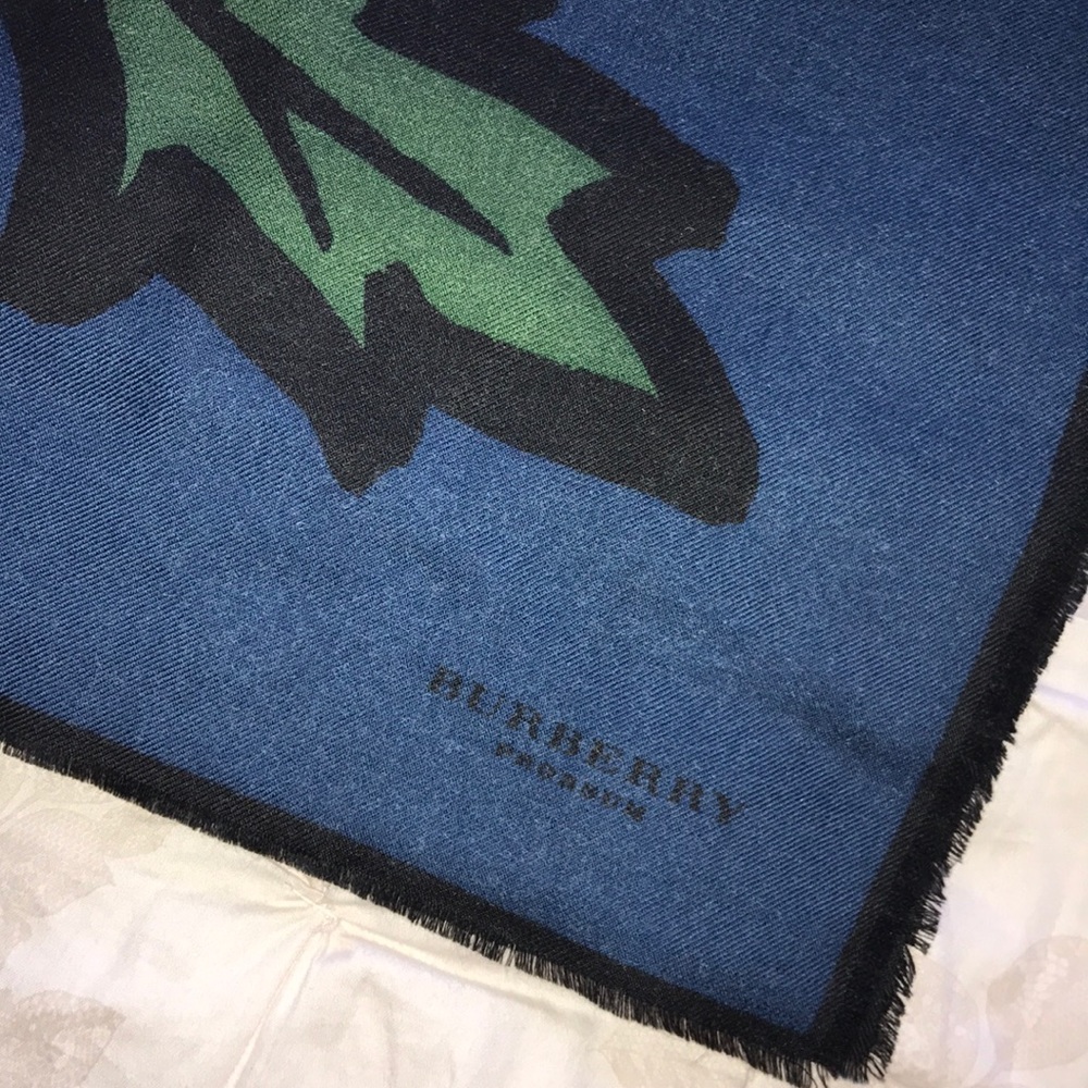 ‼️price firm ‼️New Burberry 100% Cashmere scarf