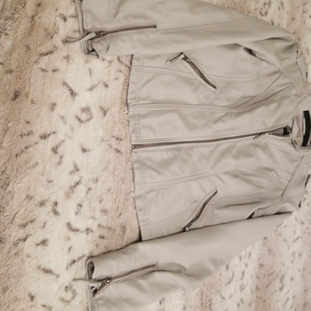 Leather jacket - Picture 2 of 2