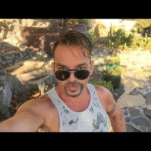 Meet your Posher, Dominic