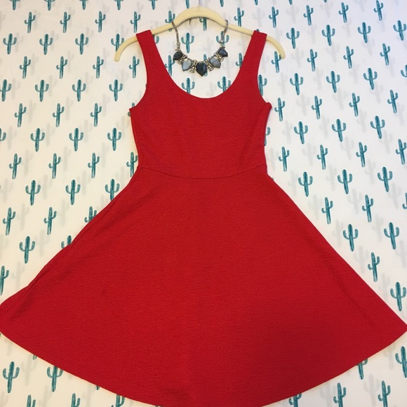 ❤️ Red Dress ❤️ - Picture 2 of 5