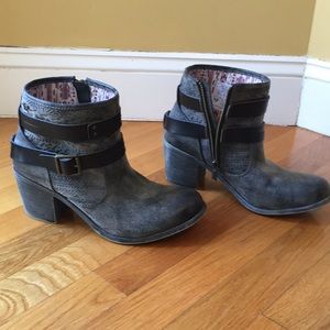 Roxy Boots