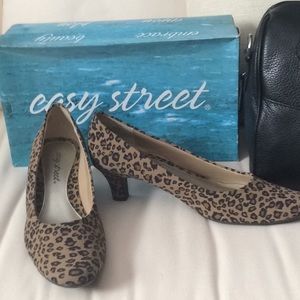 Easy Street Career Pumps Leopard Print sz 8.5