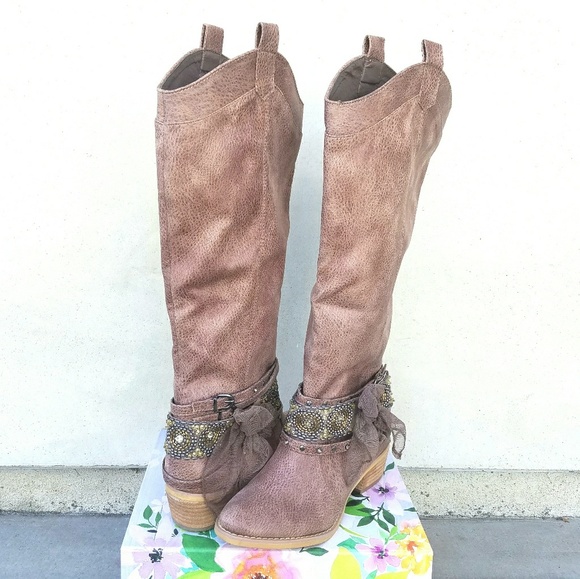 Sassy Western Flare Not Rated Boots - Picture 2 of 6