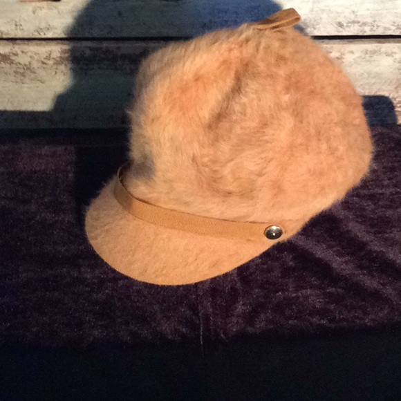 *Vintage* Kangol hat main image 5