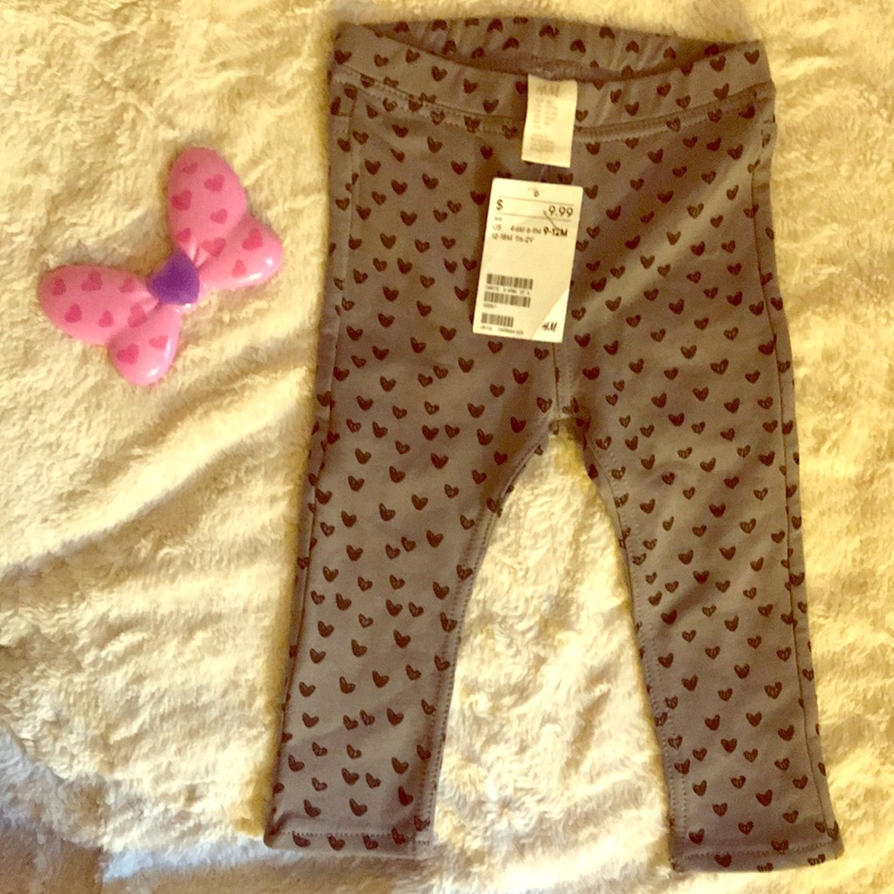 H&M’s black and gray leggings 🖤