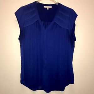 Deep blue short sleeve Daniel Rainn top