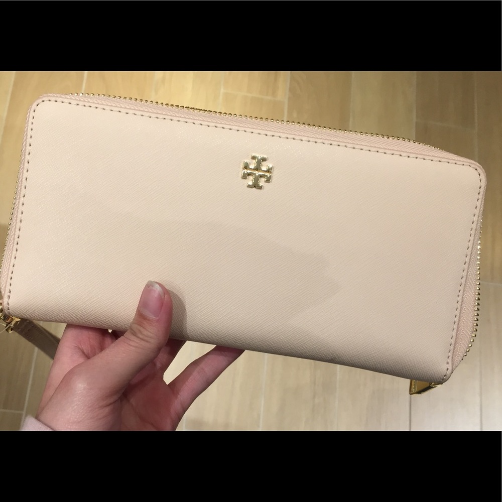 Tory burch wallet