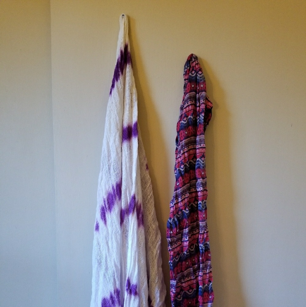 2 fashion scarves