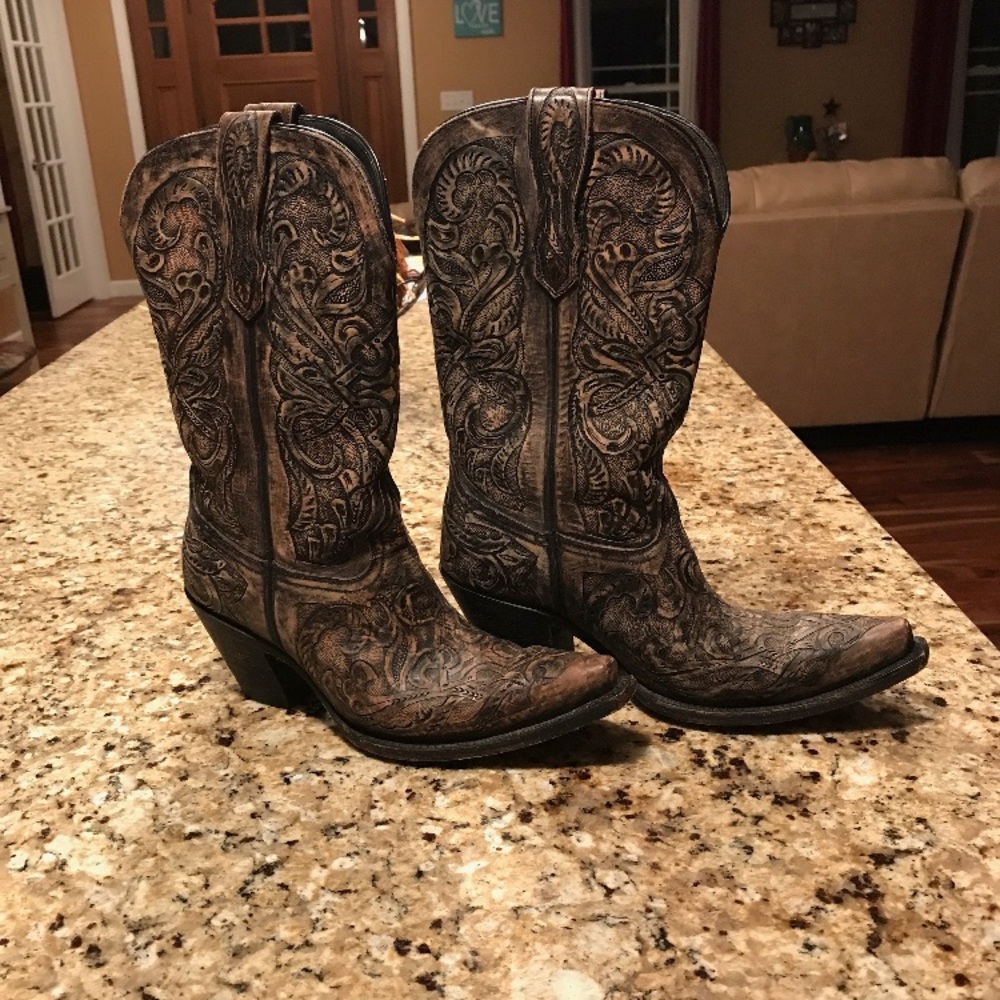Lucchese women’s leather cowboy boot