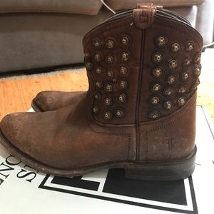 Frye Wyatt Disc Short Cognac