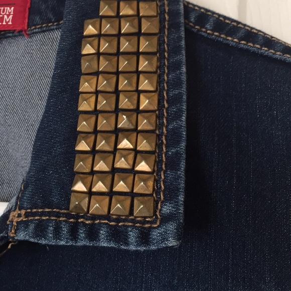 🔐HOLD🔐 for Kelly🔐GIRLS jean vest - Picture 3 of 7