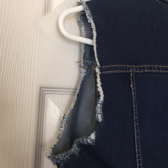 🔐HOLD🔐 for Kelly🔐GIRLS jean vest - Picture 5 of 7