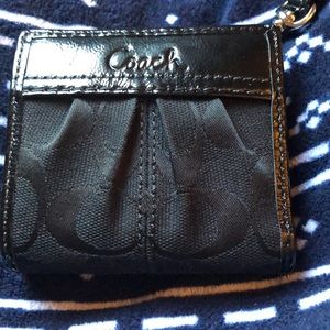 Aunt genetic Black Coach wallet with strap