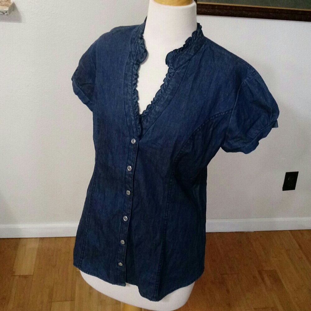 Guess puffy short sleeve blouse